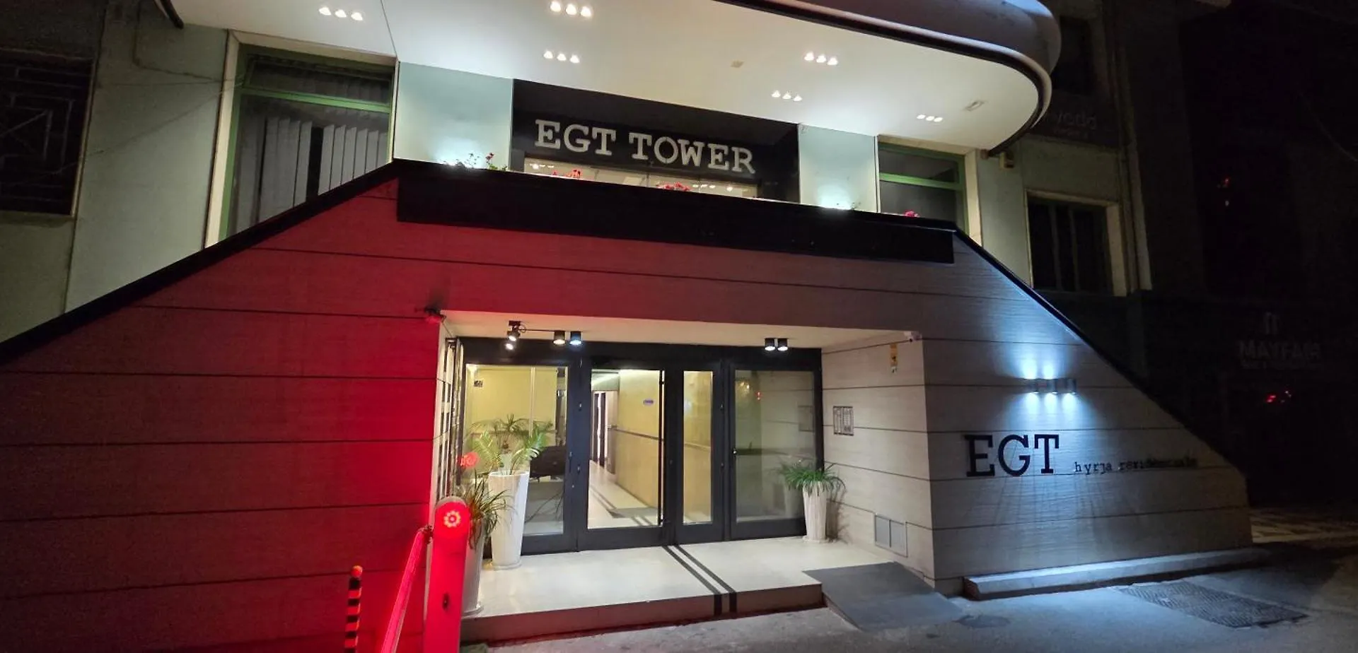 טיראנה Grand Boulevard Apartments אלבניה